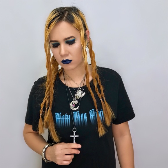 Crucifix Necklace - Picture 4 of 5